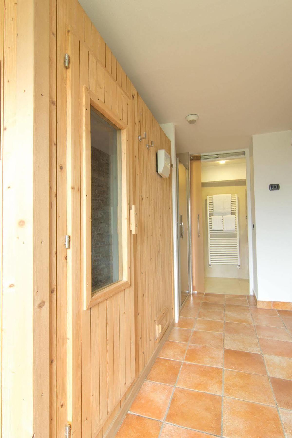 ベッルーノ Bed & Wellness Fisterre Bed & Breakfast エクステリア 写真